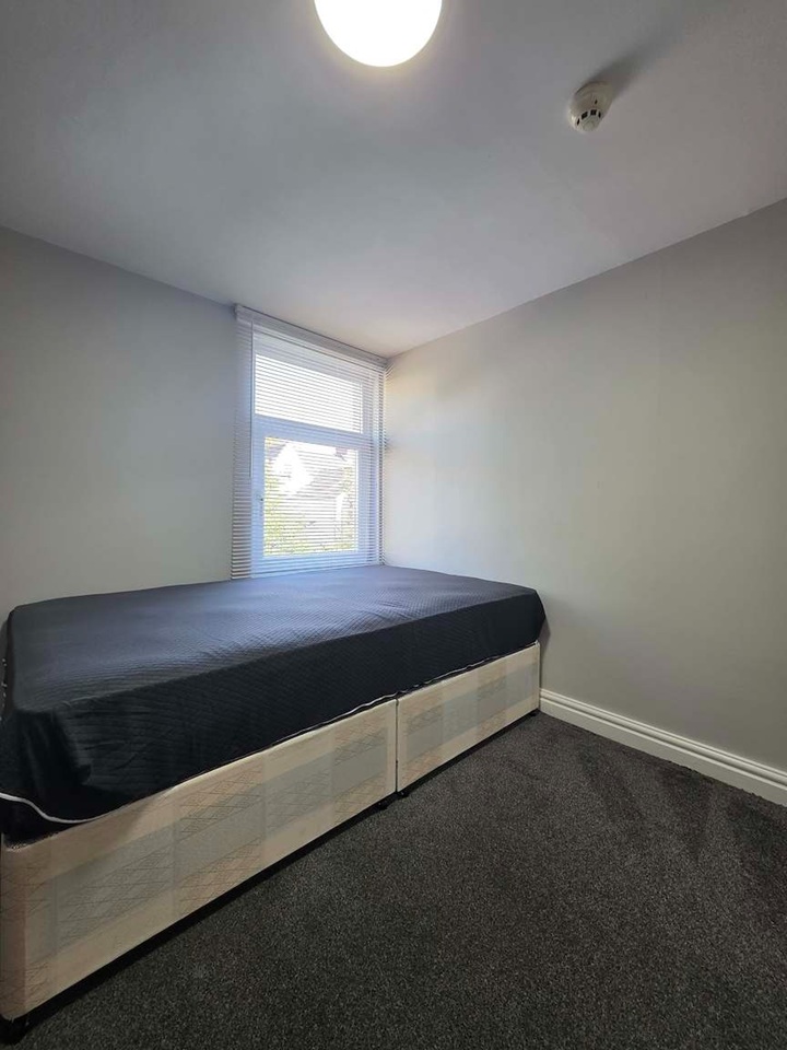 Studio Flat, Claude Road, CF24 photo 2