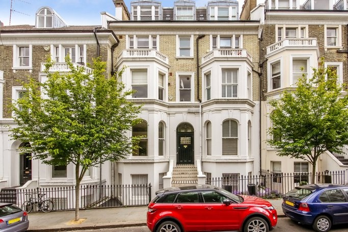 1 Bed Flat, Campden Hill Gardens, W8 photo 5