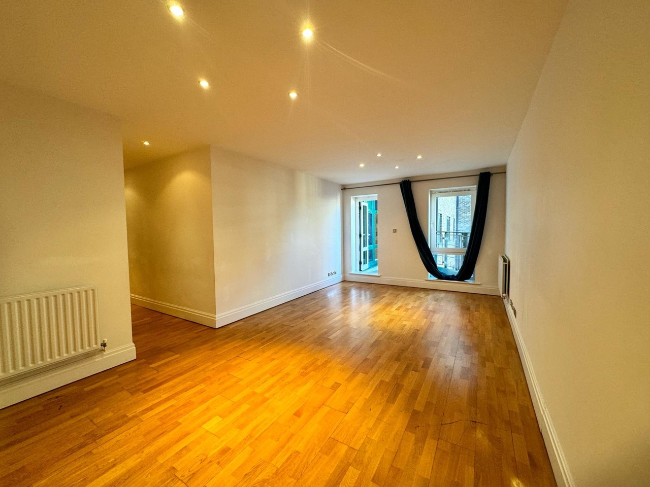 2 Bed Flat, Warren House, W14