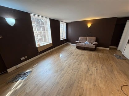 1 Bed Flat, Hamilton Square, CH41