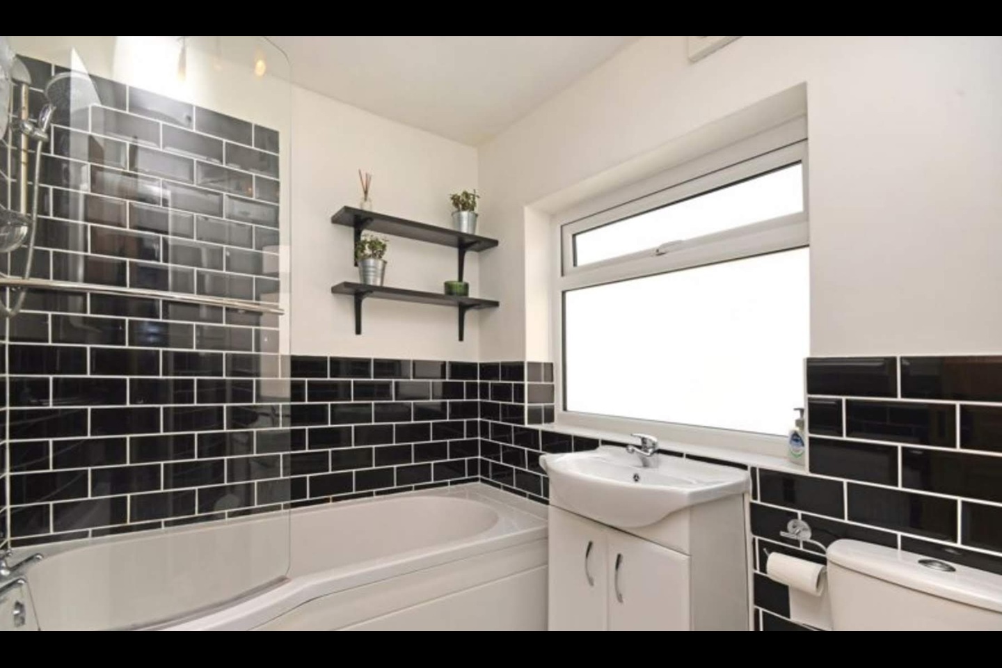 2 Bed Terraced House, Rangeley Road, S6 photo 4