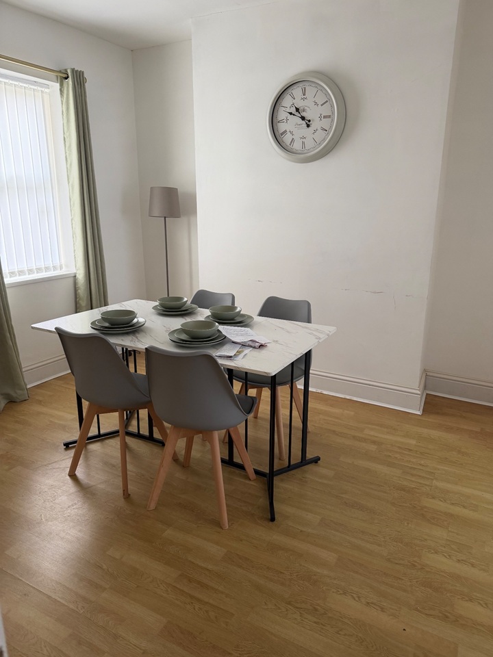 3 Bed Terraced House, Globe St, L4