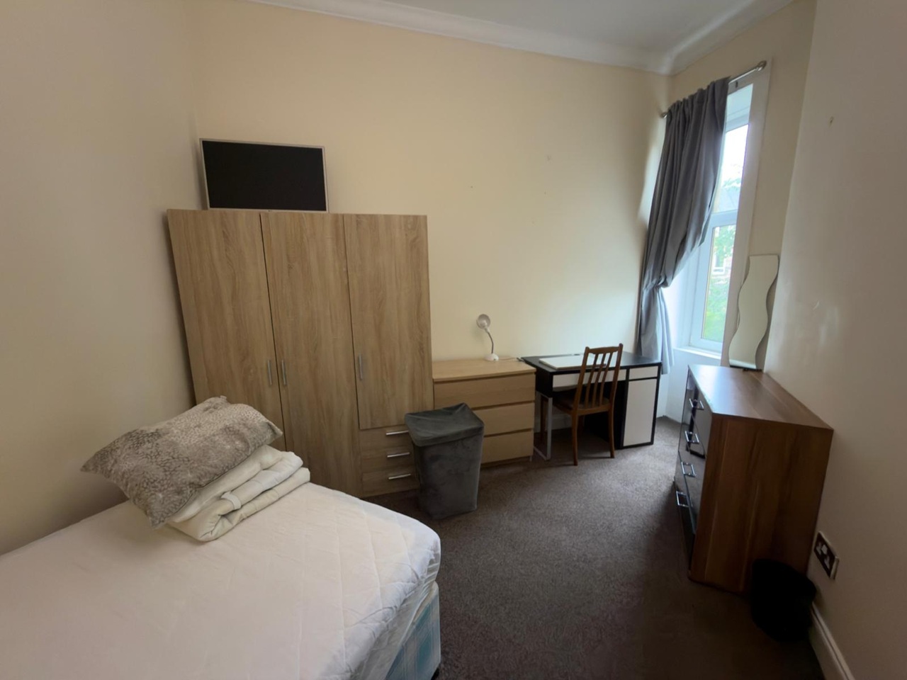 3 Bed Flat, Bank St, G12 photo 3
