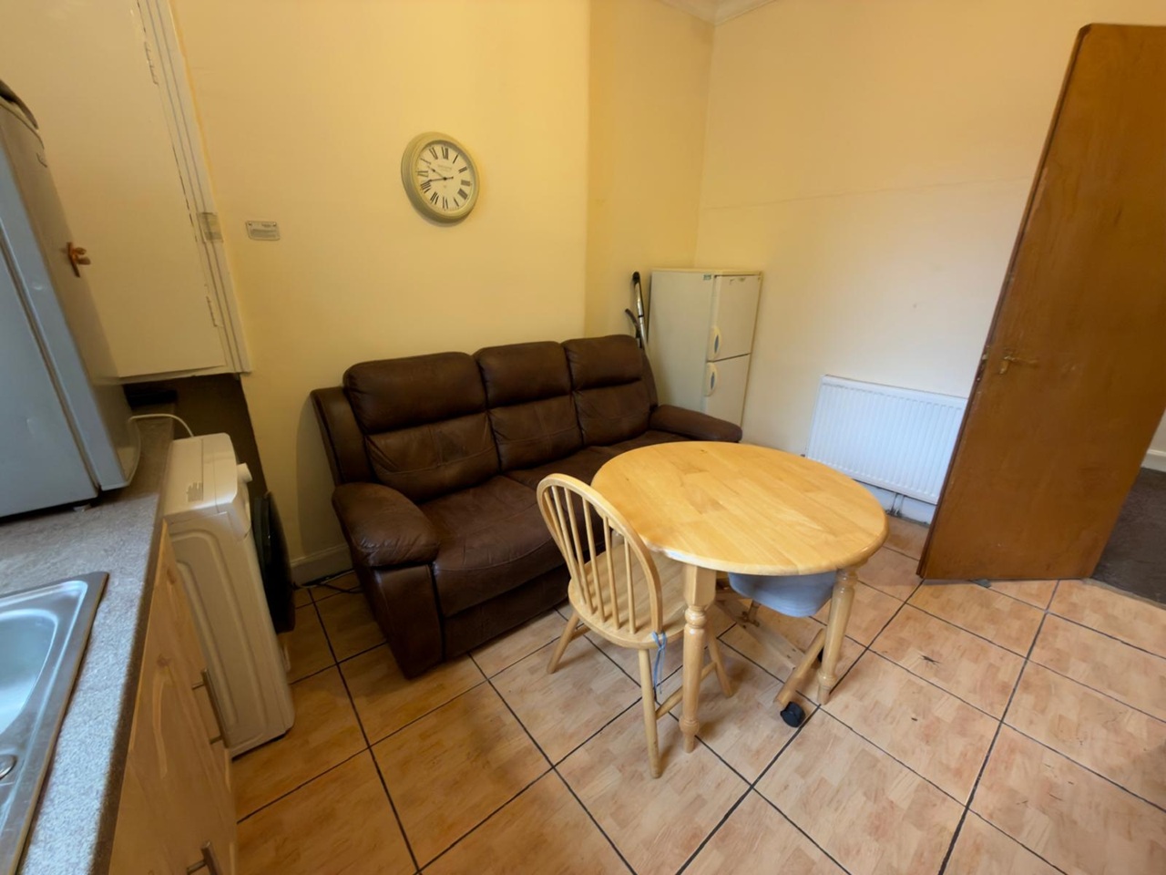 3 Bed Flat, Bank St, G12 photo 5