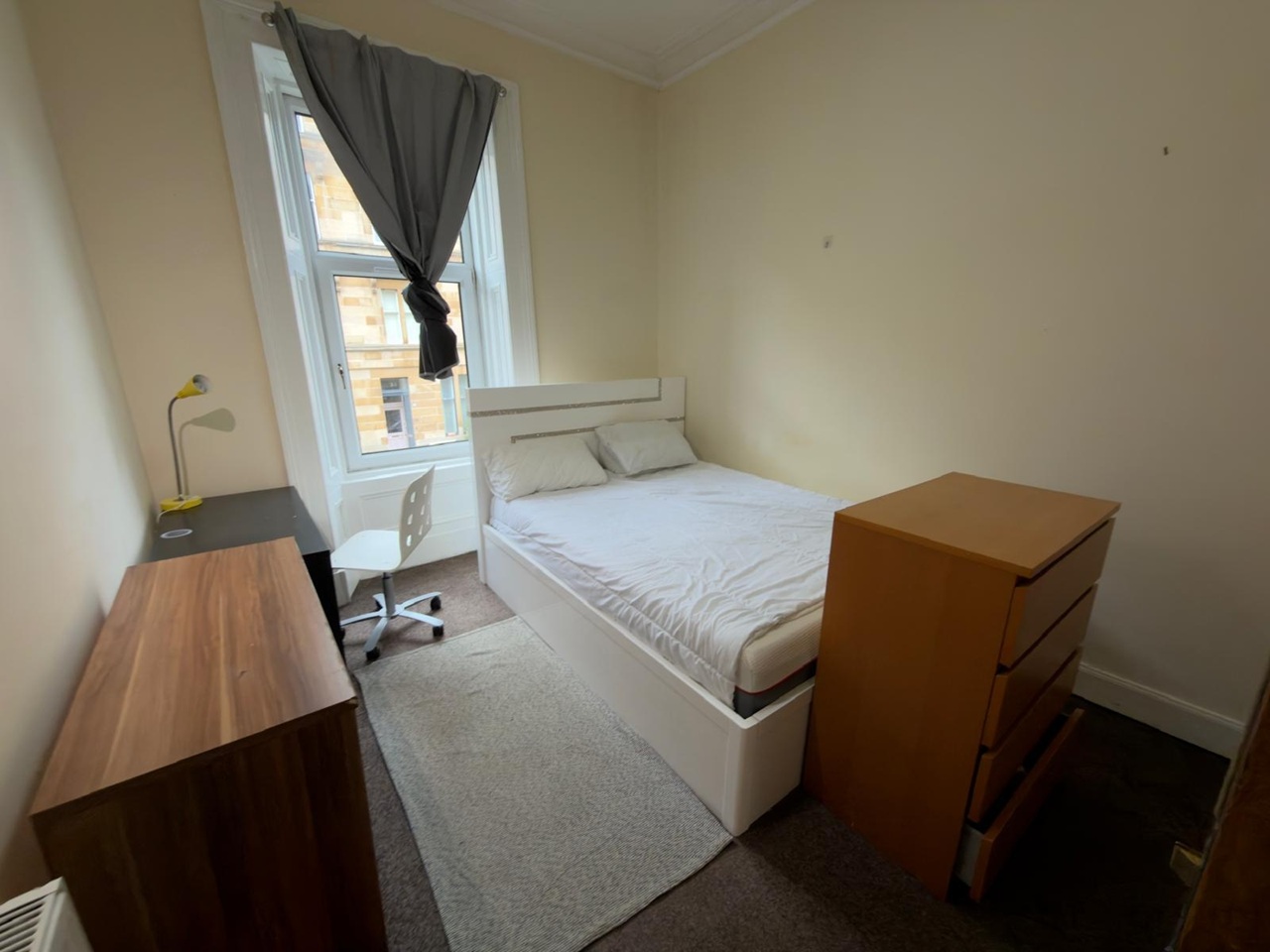 3 Bed Flat, Bank St, G12