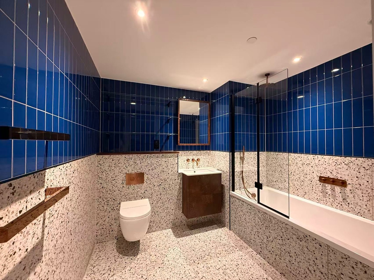 1 Bed Flat, Monarch Square, SW11 photo 4