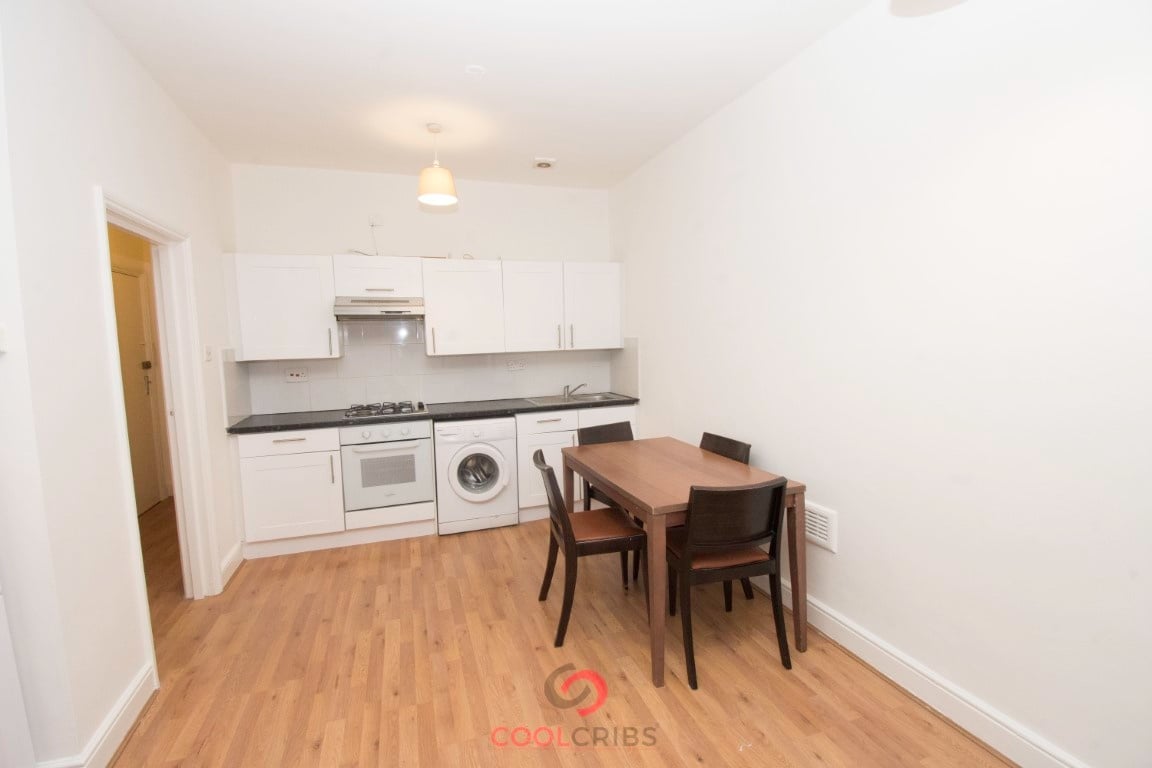 1 Bed Flat, London, W11 photo 3