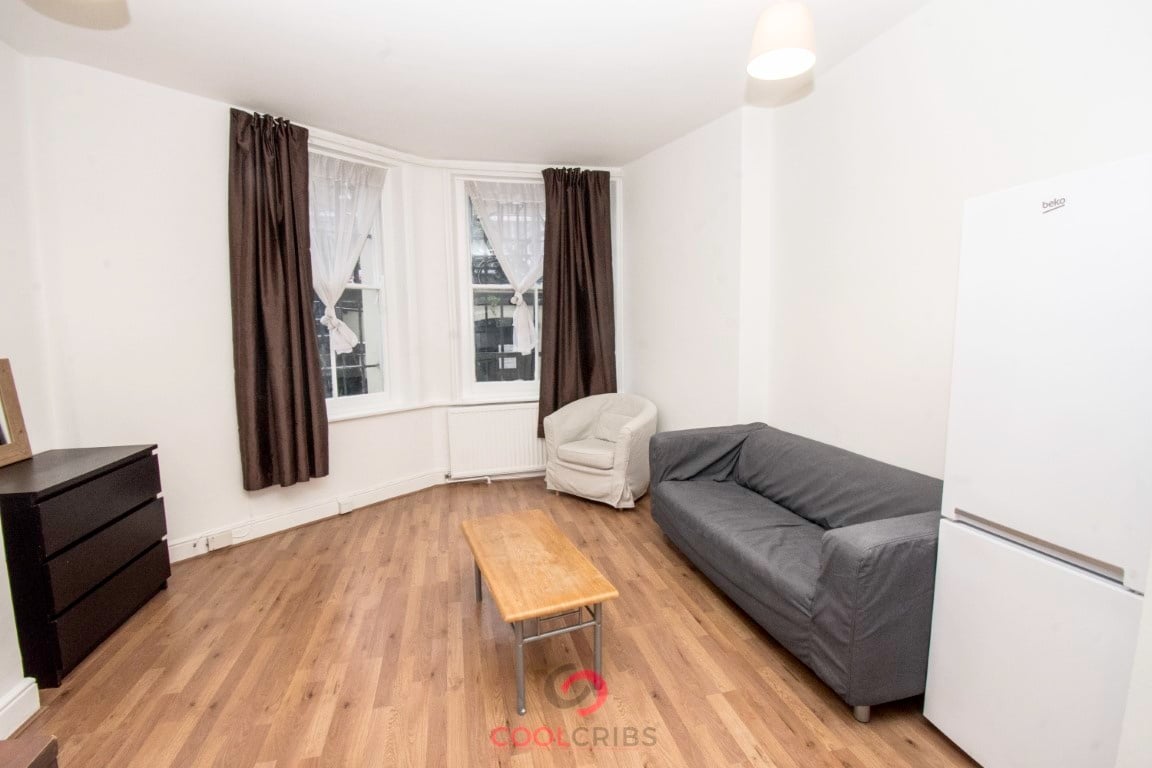 1 Bed Flat, London, W11 photo 2