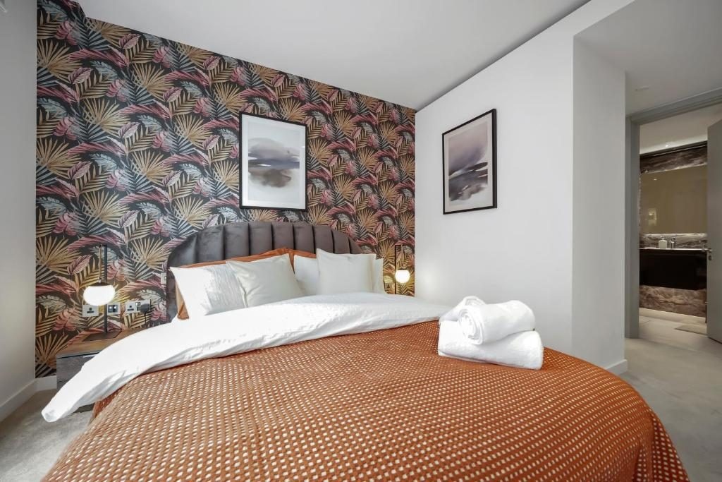 2 Bed Flat, Westmark Tower, W2 photo 3