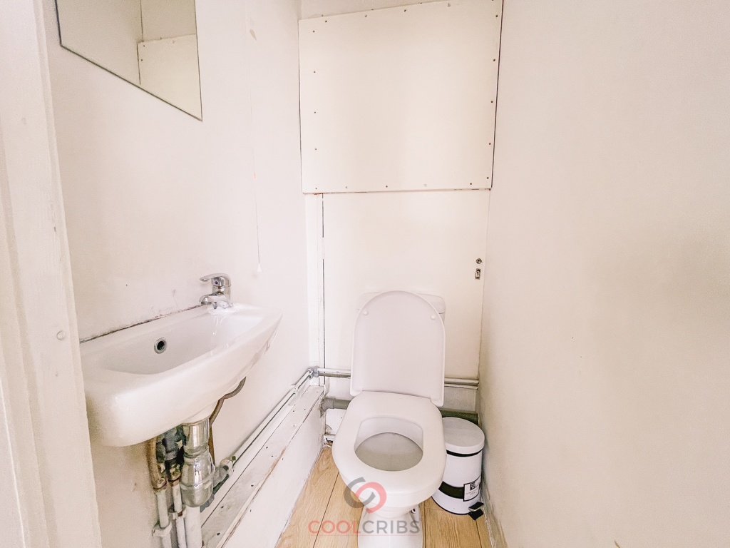 Studio Flat, London, N7 photo 5