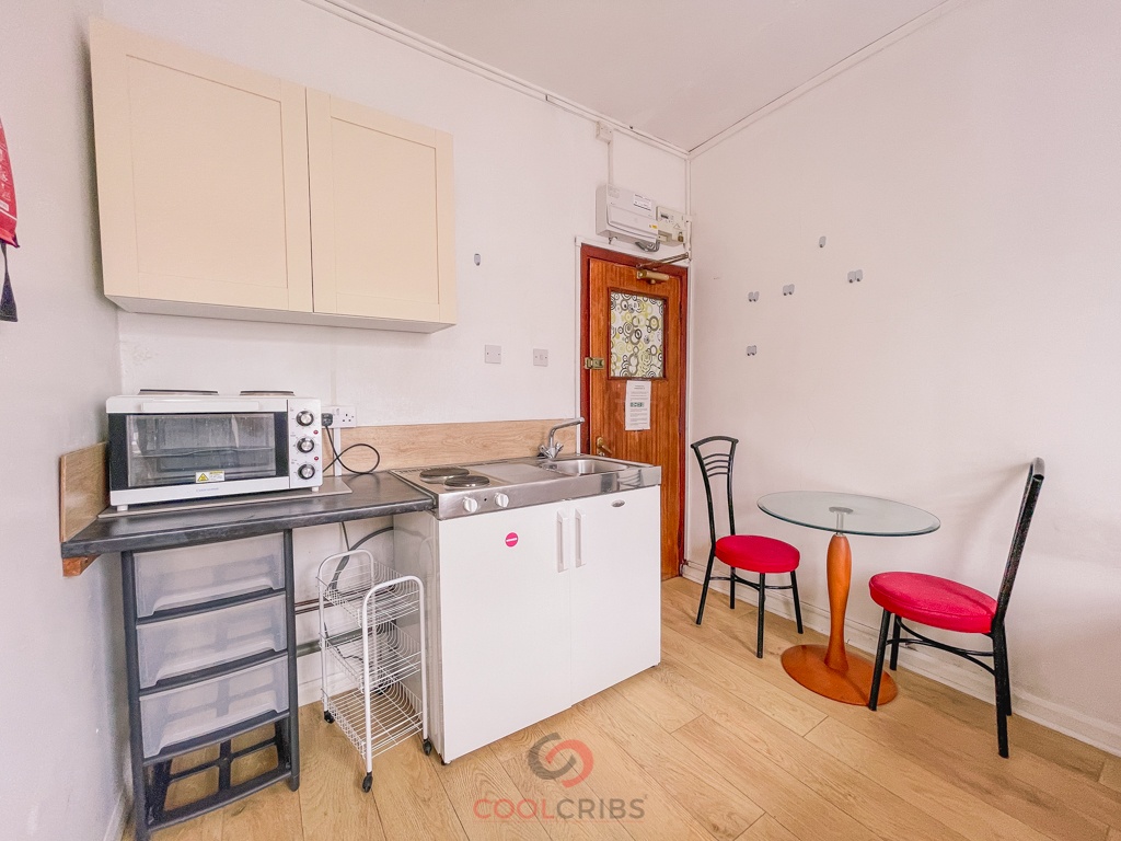 Studio Flat, London, N7 photo 4