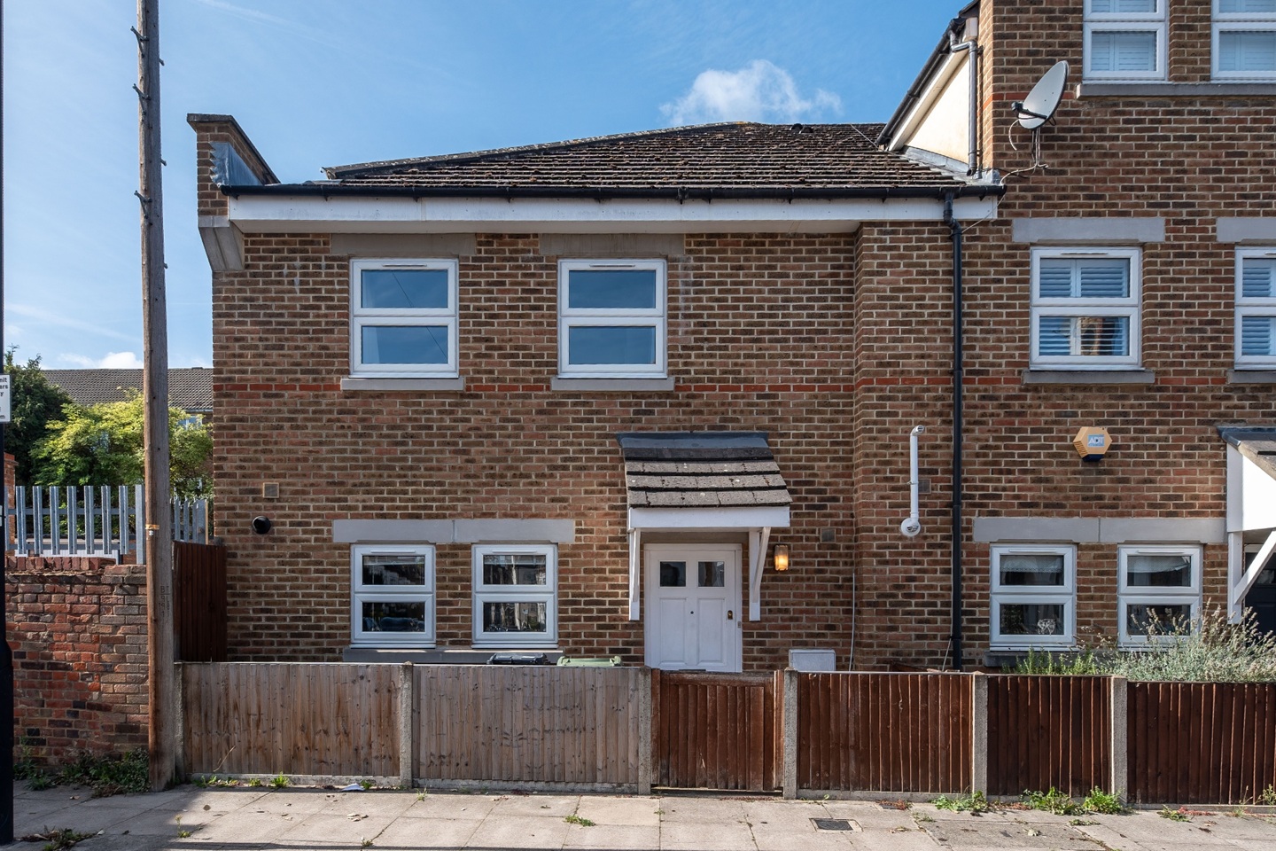 3 Bed Semi-Detached House, Craster Road, SW2