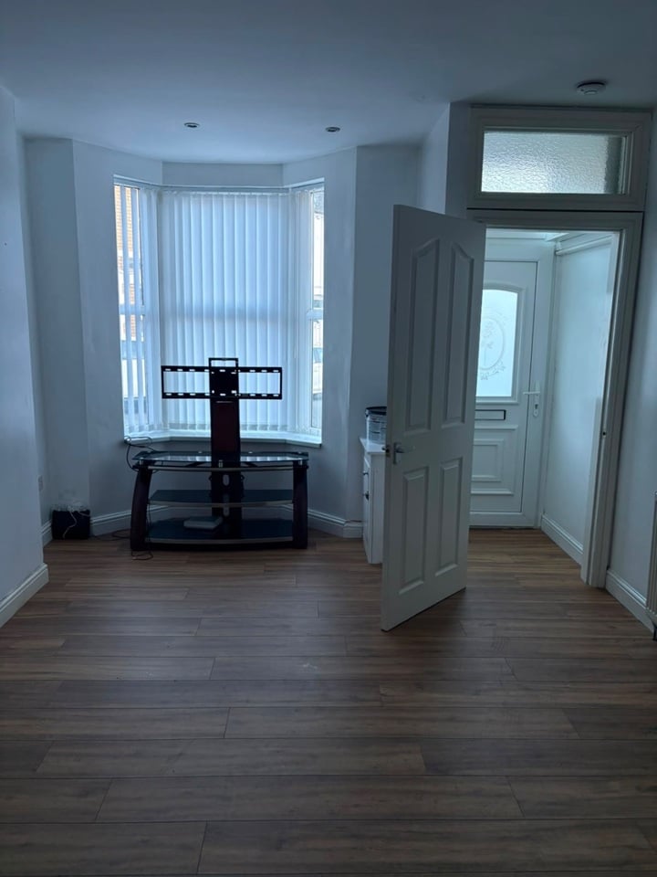2 Bed Terraced House, Methuen St, L15