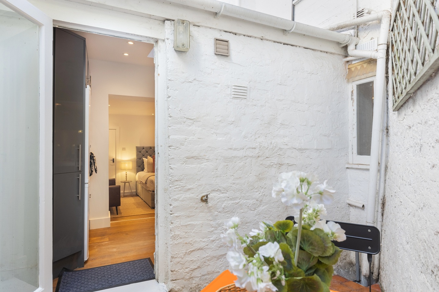 Studio Flat, Princess Road, NW1 photo 5