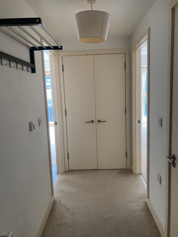 1 Bed Flat, Pullman Haul, BN1 photo 3