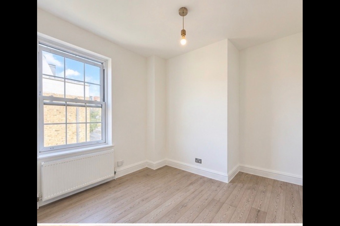 3 Bed Flat, Kingsland Road, E8 photo 2