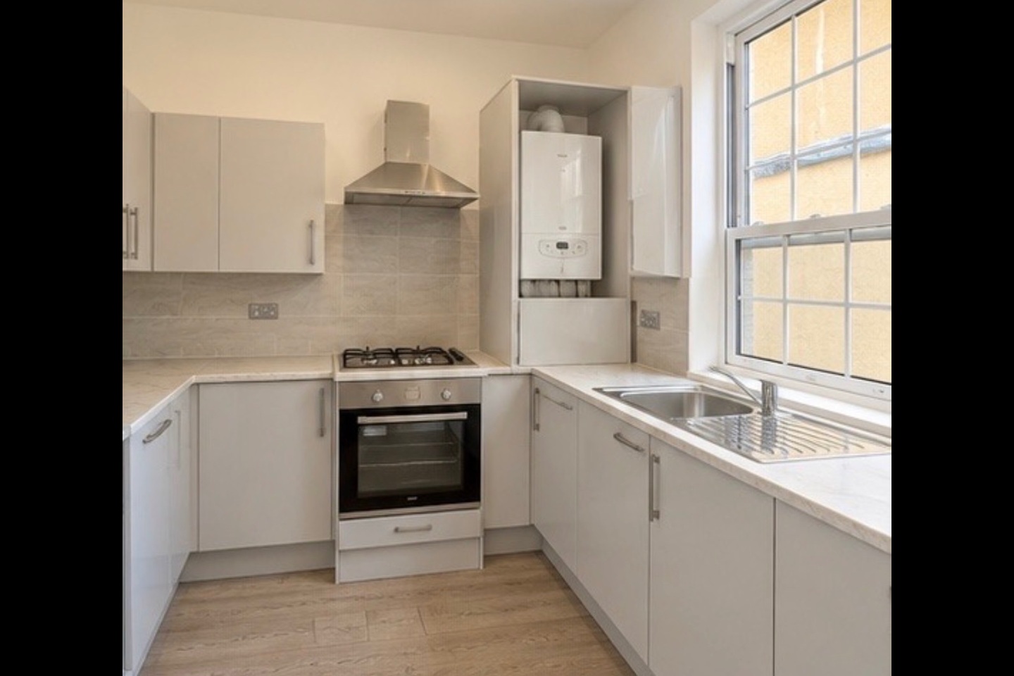 3 Bed Flat, Kingsland Road, E8 photo 4