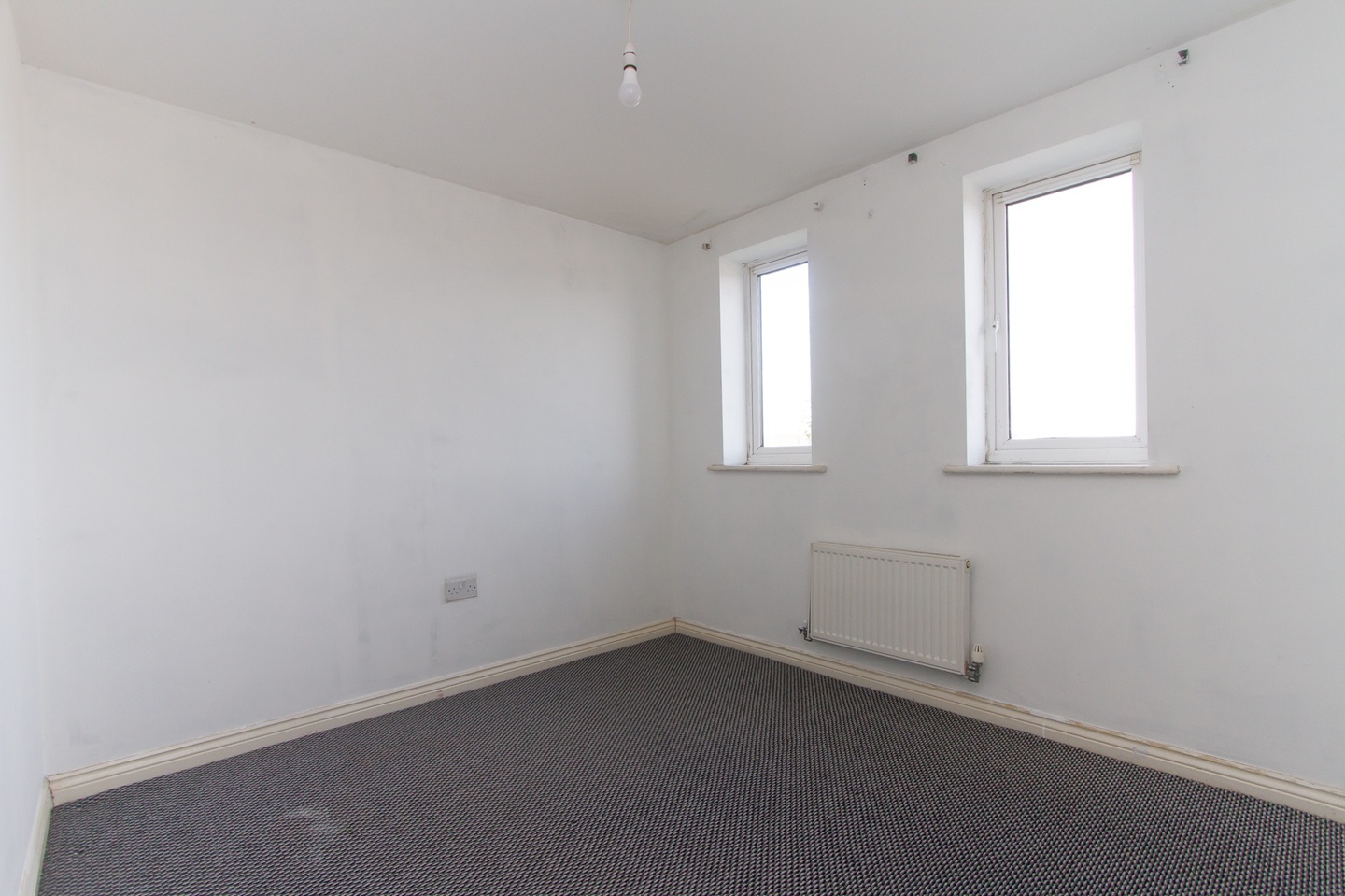 2 Bed Flat, Coldstream Court, CV3 photo 4