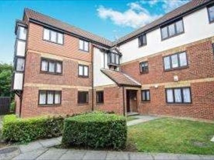 2 Bed Flat, Falcon Way, NW9