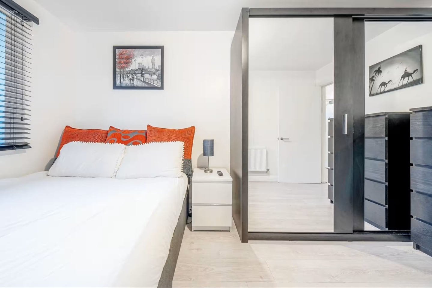 1 Bed Flat, Chamberlain Court, SE16