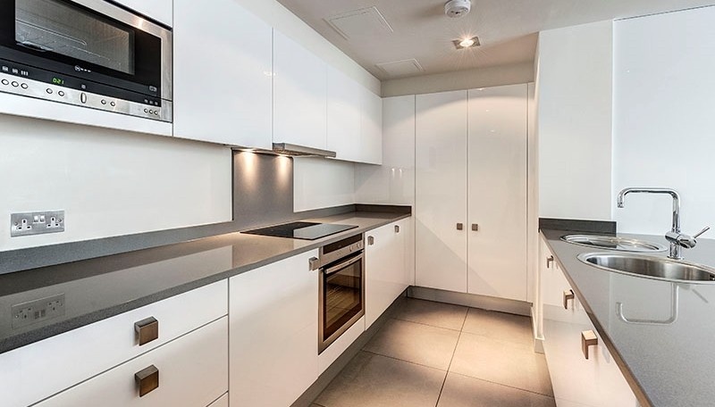 2 Bed Flat, Fulham Road, SW3 photo 3