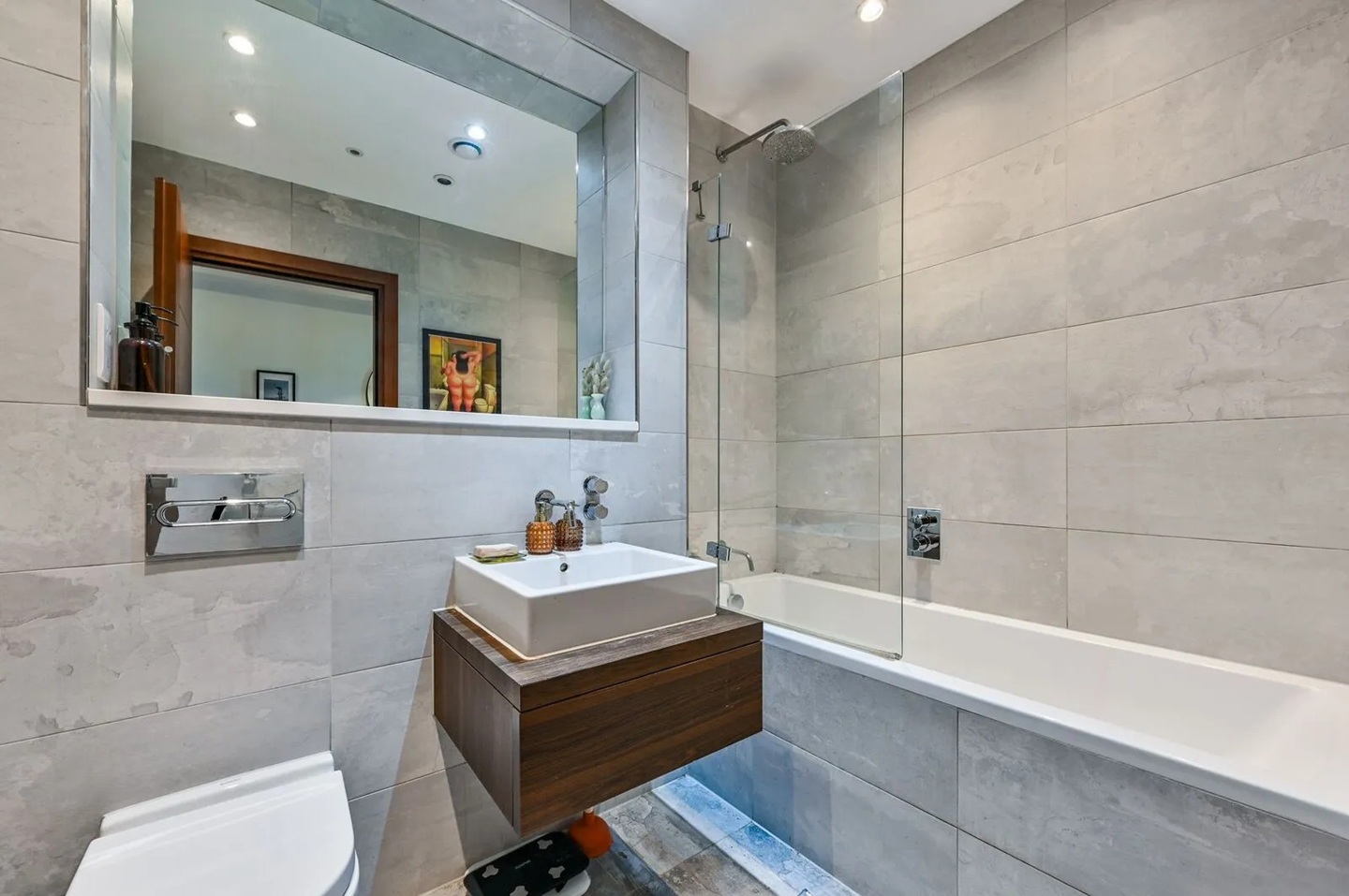 1 Bed Flat, Mercers Road, N19 photo 3