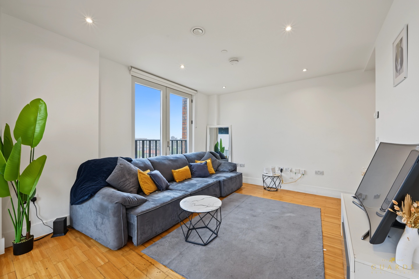 1 Bed Flat, Somerset Place, SW2 photo 3