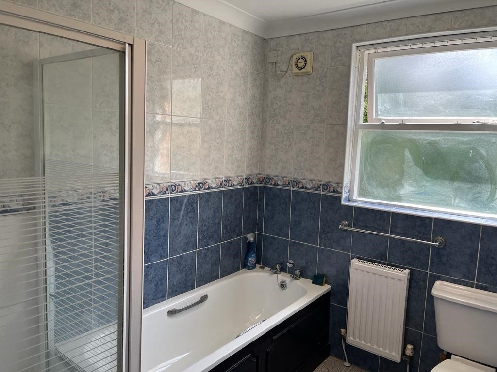2 Bed Flat, Normanton Avenue, L17 photo 3