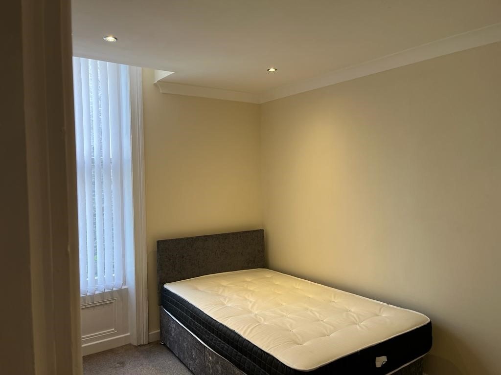 2 Bed Flat, Normanton Avenue, L17 photo 2