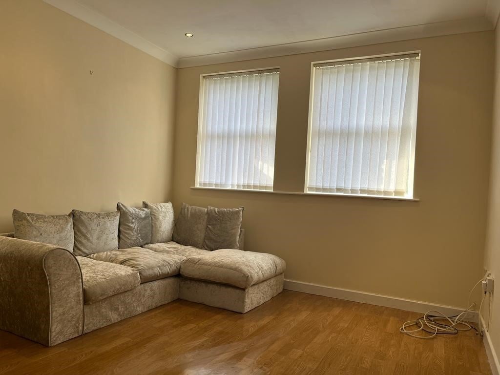 2 Bed Flat, Normanton Avenue, L17