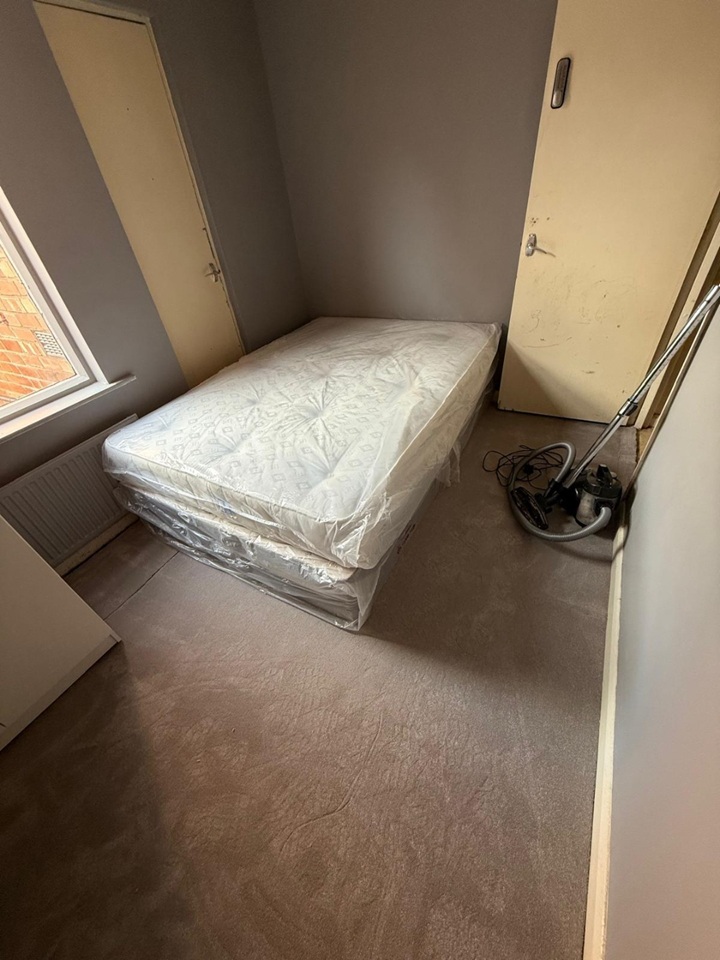 2 Bed Flat, Glenfield Road, LE3 photo 2