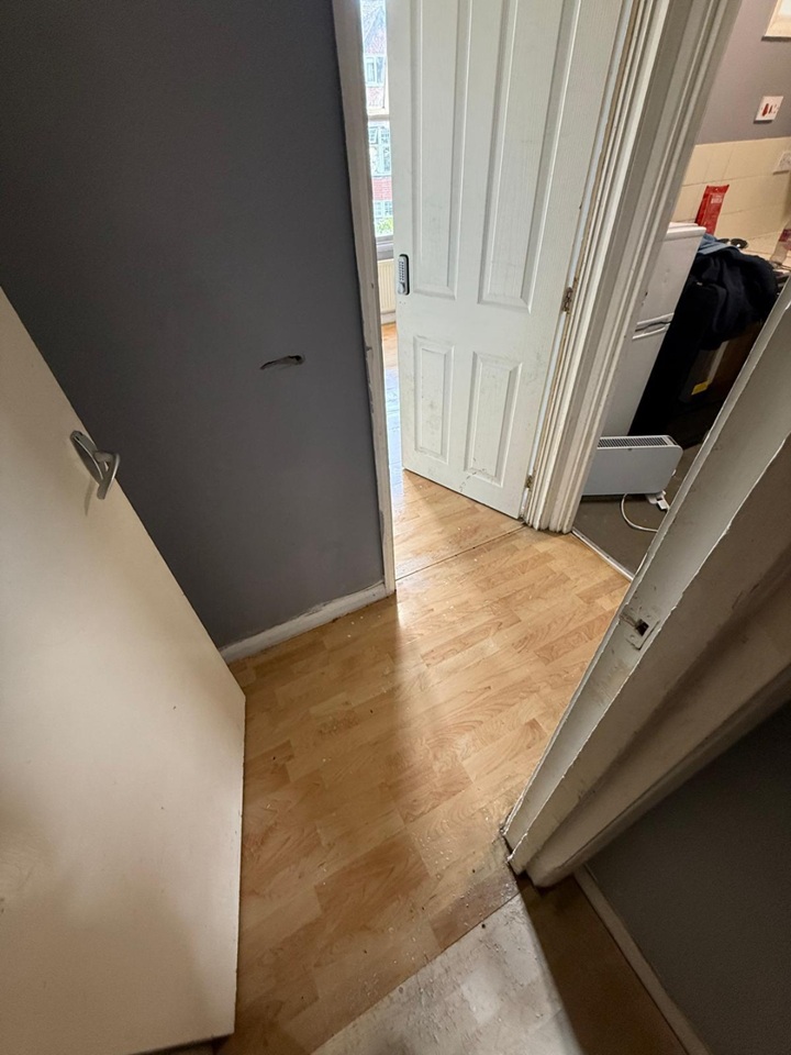 2 Bed Flat, Glenfield Road, LE3 photo 3