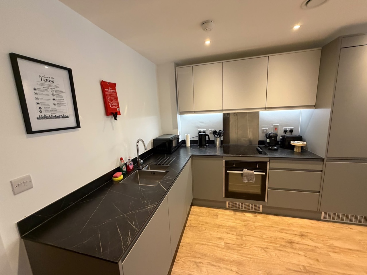 1 Bed Flat, Phoenix, LS9 photo 5