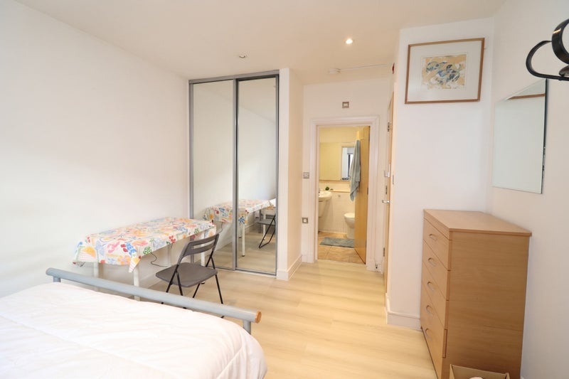 Room in a Shared Flat, Liberty House, E1 photo 2