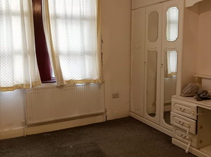 Room in a Shared House, Byron Avenue, E12