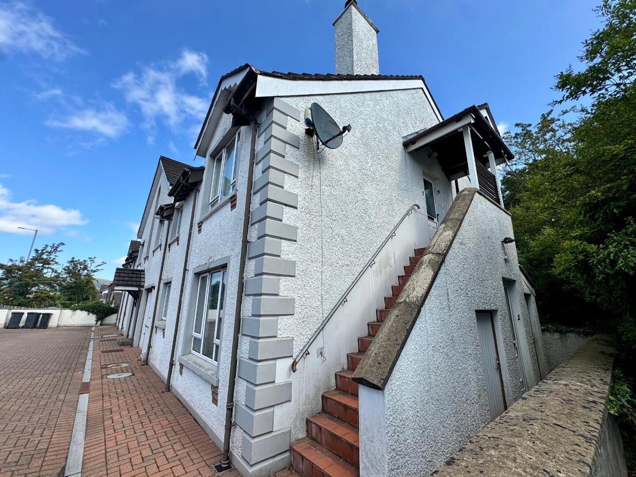 2 Bed Flat, Finaghy Road South, BT10 photo 2