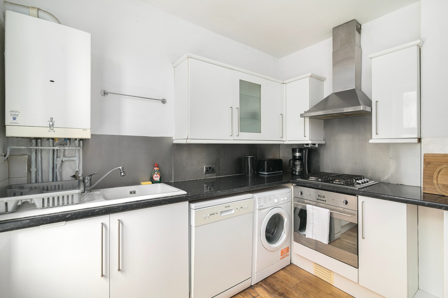 2 Bed Flat, Bolton Crescent, SE5 photo 3