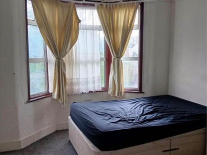 Room in a Shared House, Byron Avenue, E12