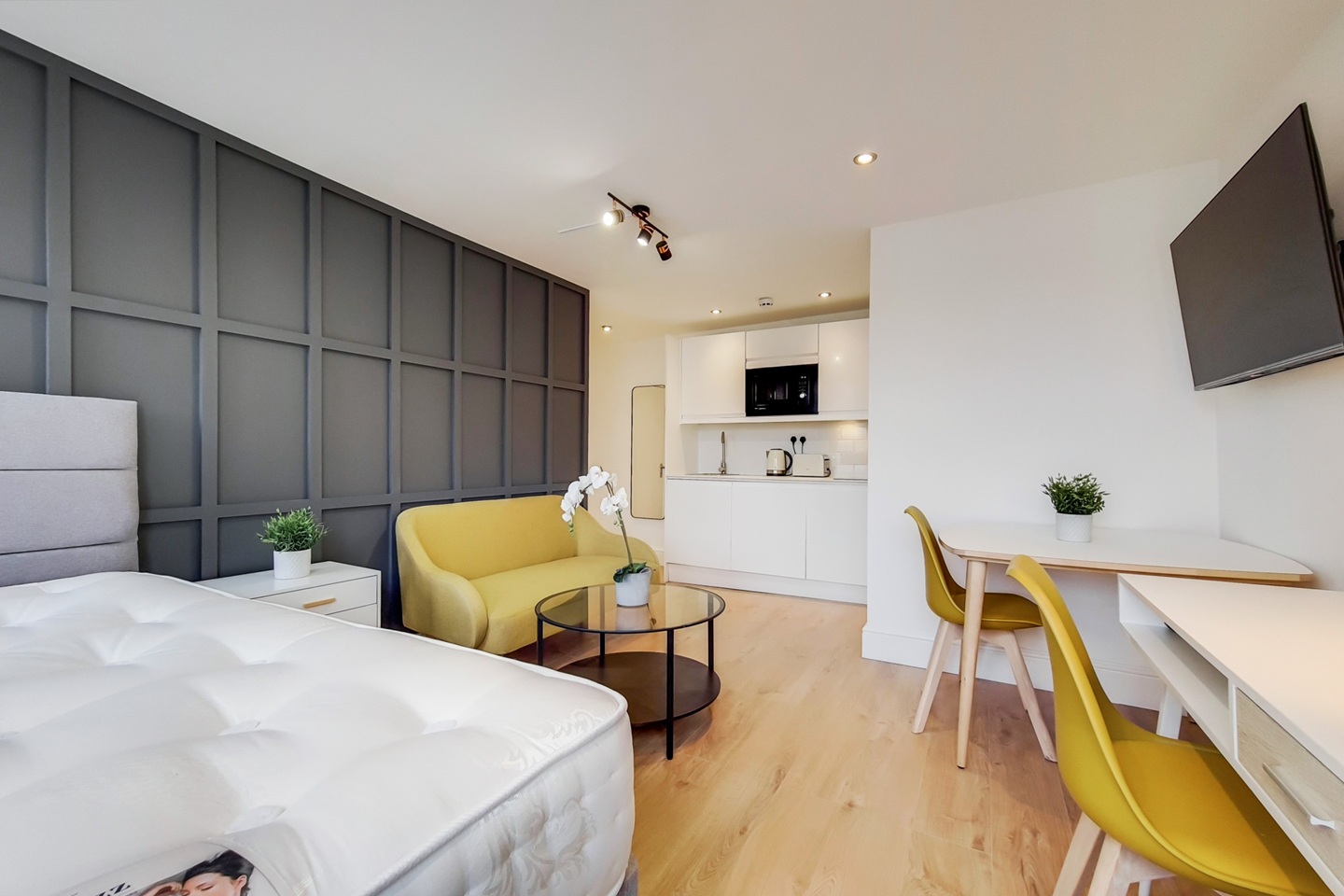 Studio Flat, Gloucester Place, NW1 photo 3