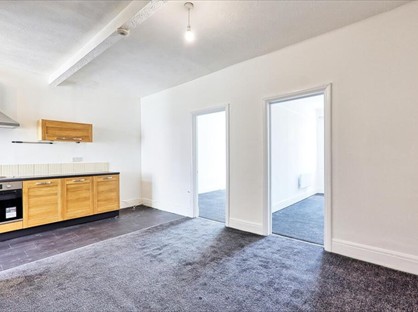 2 Bed Flat, Elmsleigh Drive, SS9