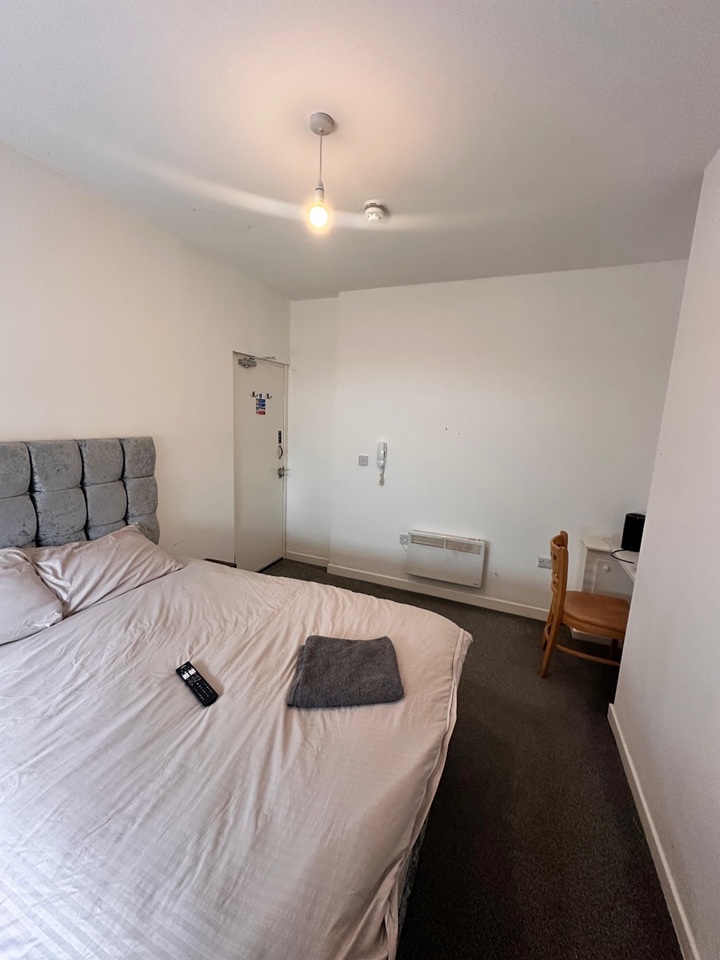 5 Bed Terraced House, King St, CH44 photo 3