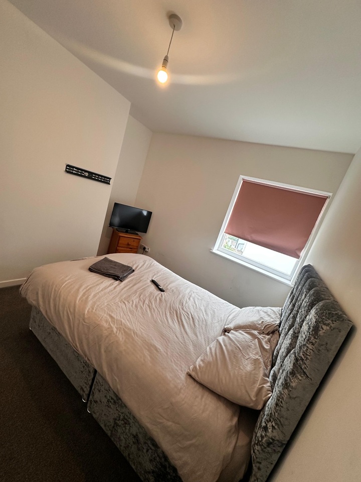5 Bed Terraced House, King St, CH44 photo 4
