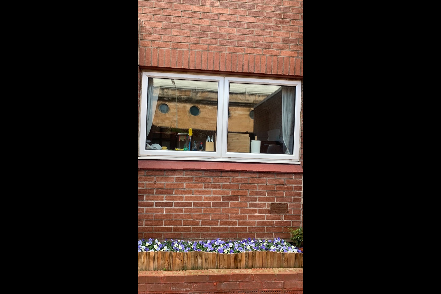 3 Bed Maisonette, Braid Square, G4 photo 3