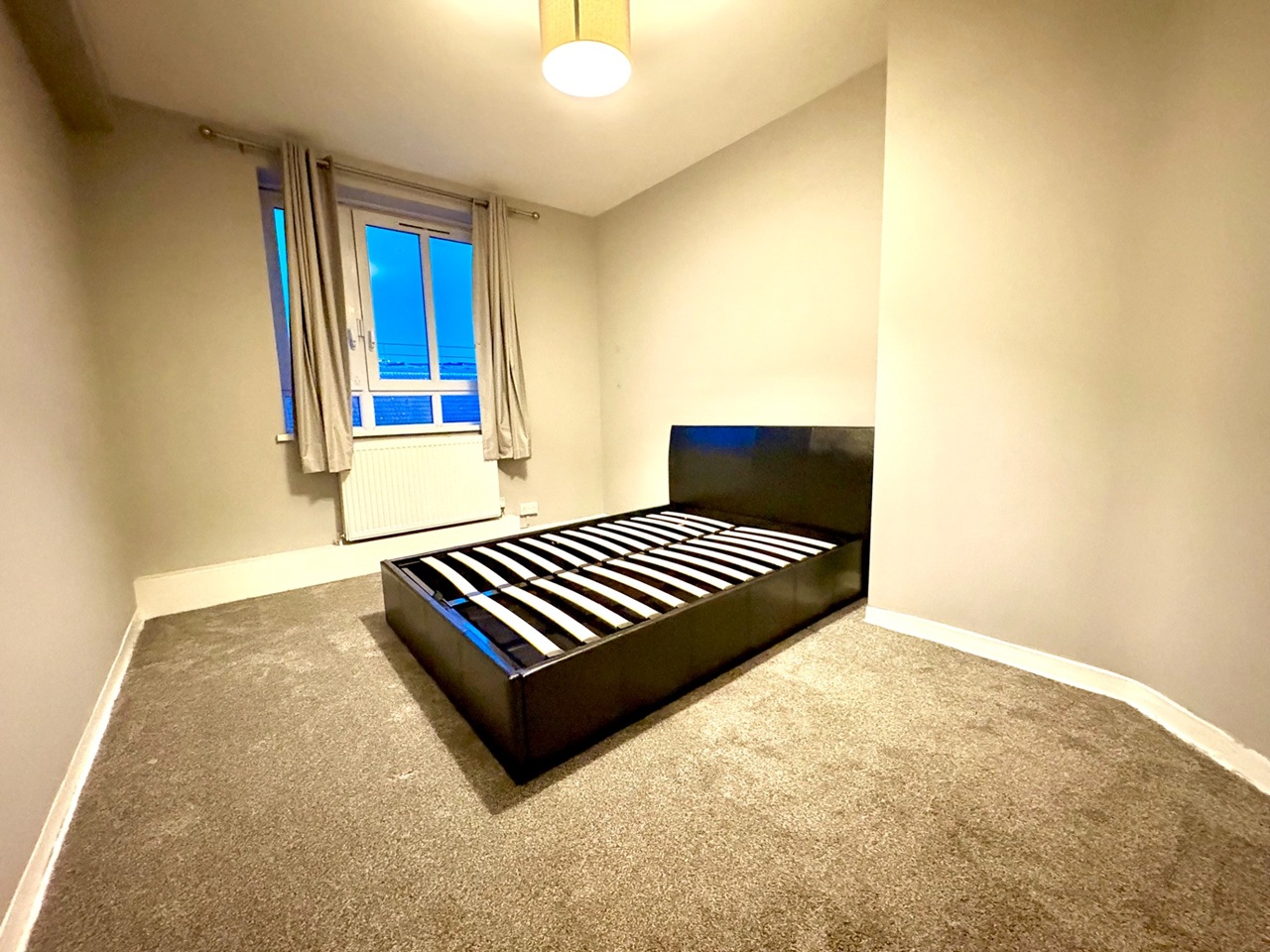 4 Bed Flat, Mary Macarthur House, W6 photo 2