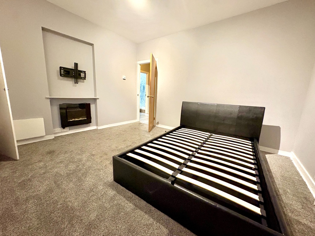 4 Bed Flat, Mary Macarthur House, W6 photo 3