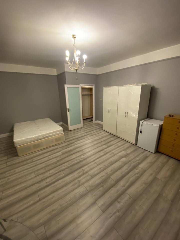 Room in a Shared Flat, Maresfield Gardens, NW3