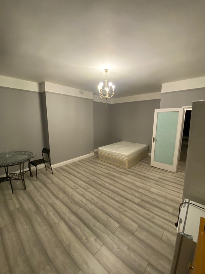 Room in a Shared Flat, Maresfield Gardens, NW3 photo 3
