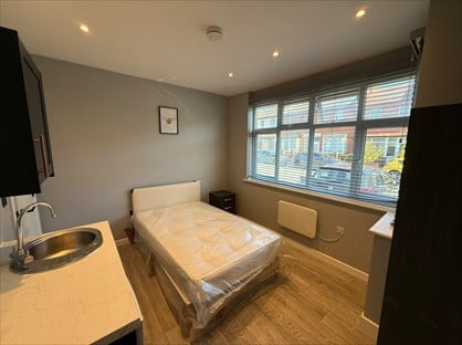 Studio Flat, Claremont Road, HA3
