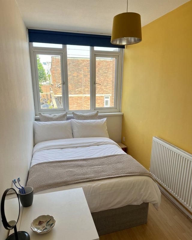 Room in a Shared Flat, Carey Gardens, SW8