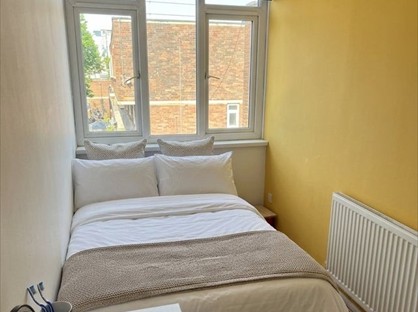 Room in a Shared Flat, Carey Gardens, SW8